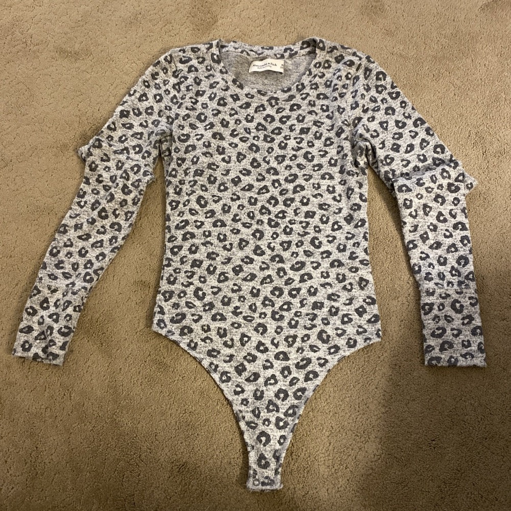 ABERCROMBIE &‎ FITCH SOFT A & F COZY LONG SLEEVE ANIMAL PRINT THONG BODYSUIT XS